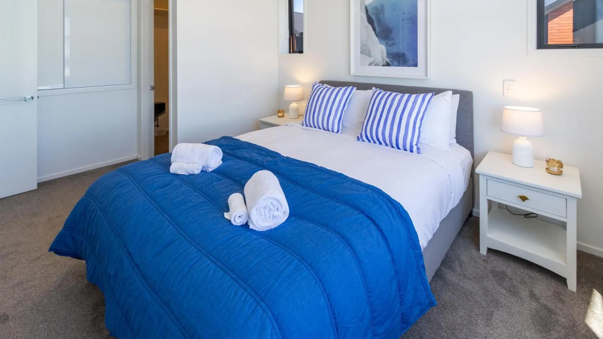 Central Chch Greek Island Vibe 2Bed Townhouse Christchurch New Zealand