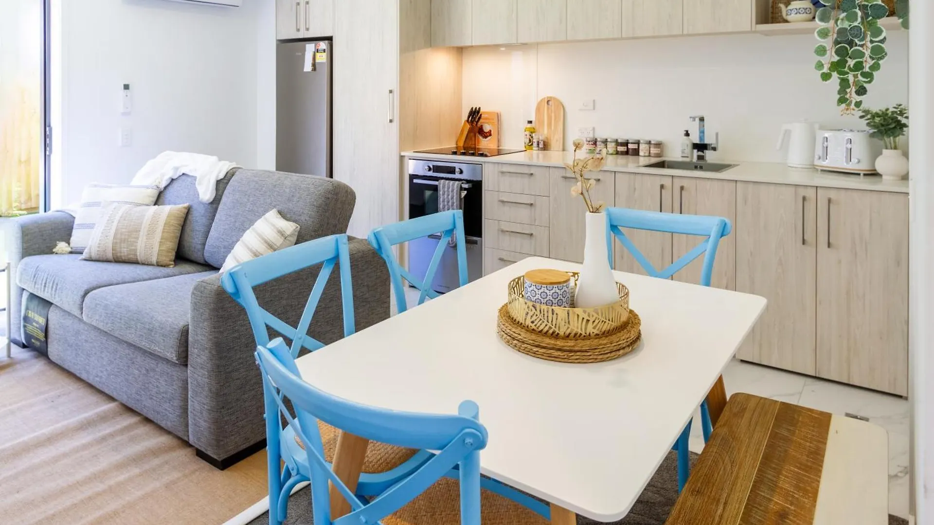 Central Chch Greek Island Vibe 2Bed Townhouse Christchurch Apartment